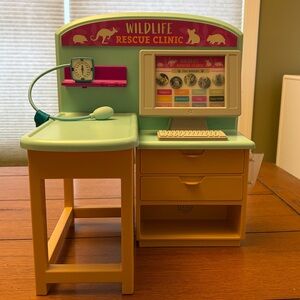 Wildlife Rescue Clinic Playset - American Girl Doll